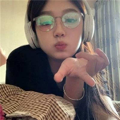 不愿恋爱的雀斑小姐
